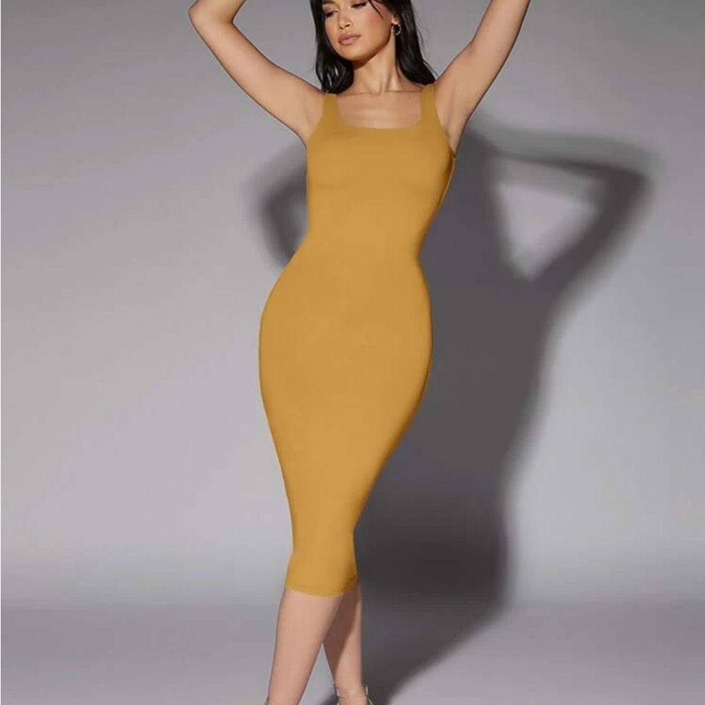 Low back solid tank dress
